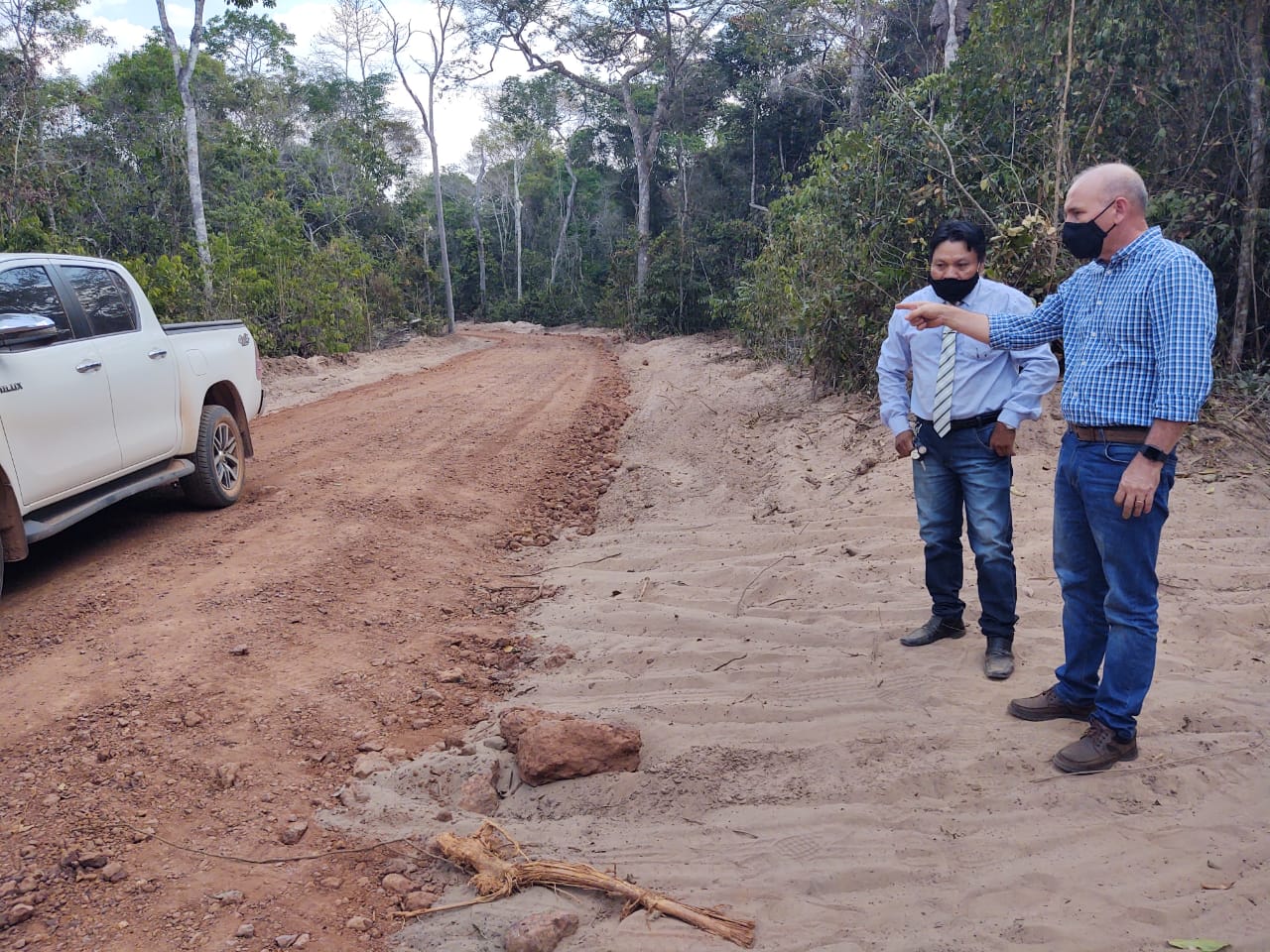 PELA PRIMEIRA VEZ: Estrada de acesso à aldeia indígena Água Limpa recebe encascalhamento 