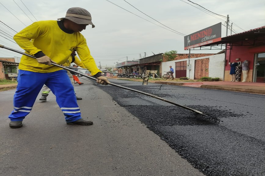 OBRAS: Rua Geraldo Siqueira, na zona Sul da capital recebe recapeamento