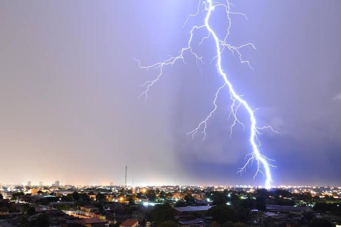 CLIMA: Terça (19) será de chuva com trovoadas fortes durante a tarde e noite