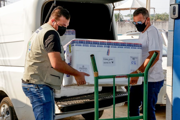 IMUNIZANTES: Rondônia recebe mais de 69 mil doses de vacinas contra a covid-19