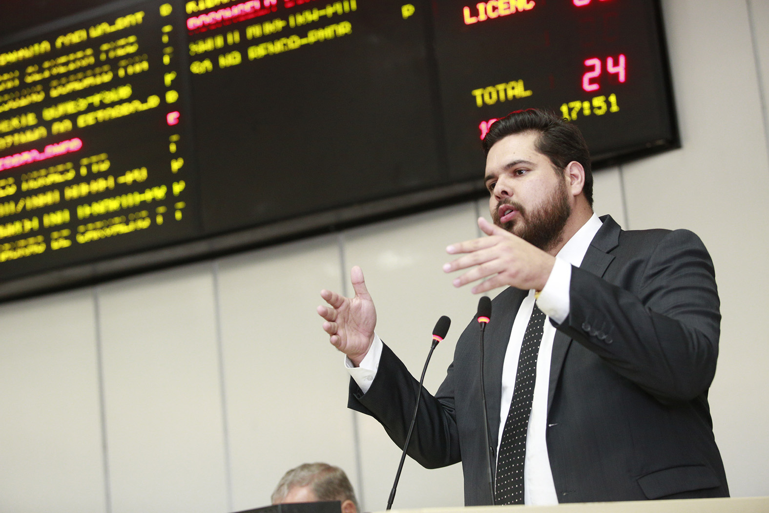 Jean propõe concessão de voto de louvor à Loja Maçônica Luz e Perseverança