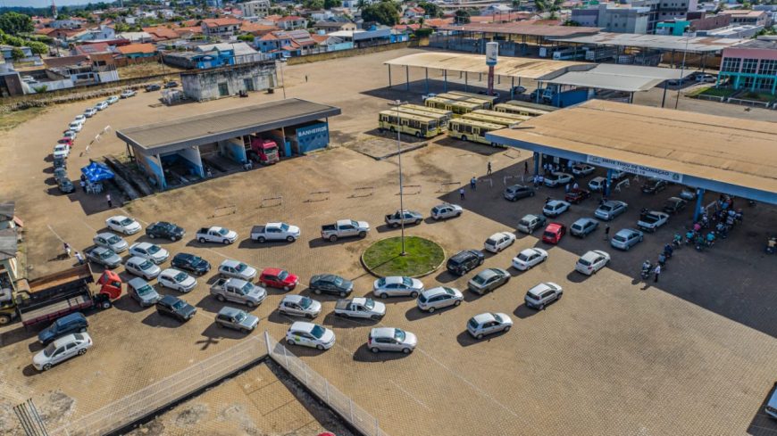 JI-PARANÁ: Mais de seis mil pessoas foram vacinadas contra covid-19 durante drive-thru