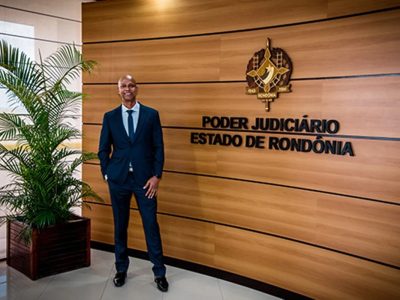 DEMISSÃO: Ex-vendedor de pipoca, juiz é demitido por humilhar colegas