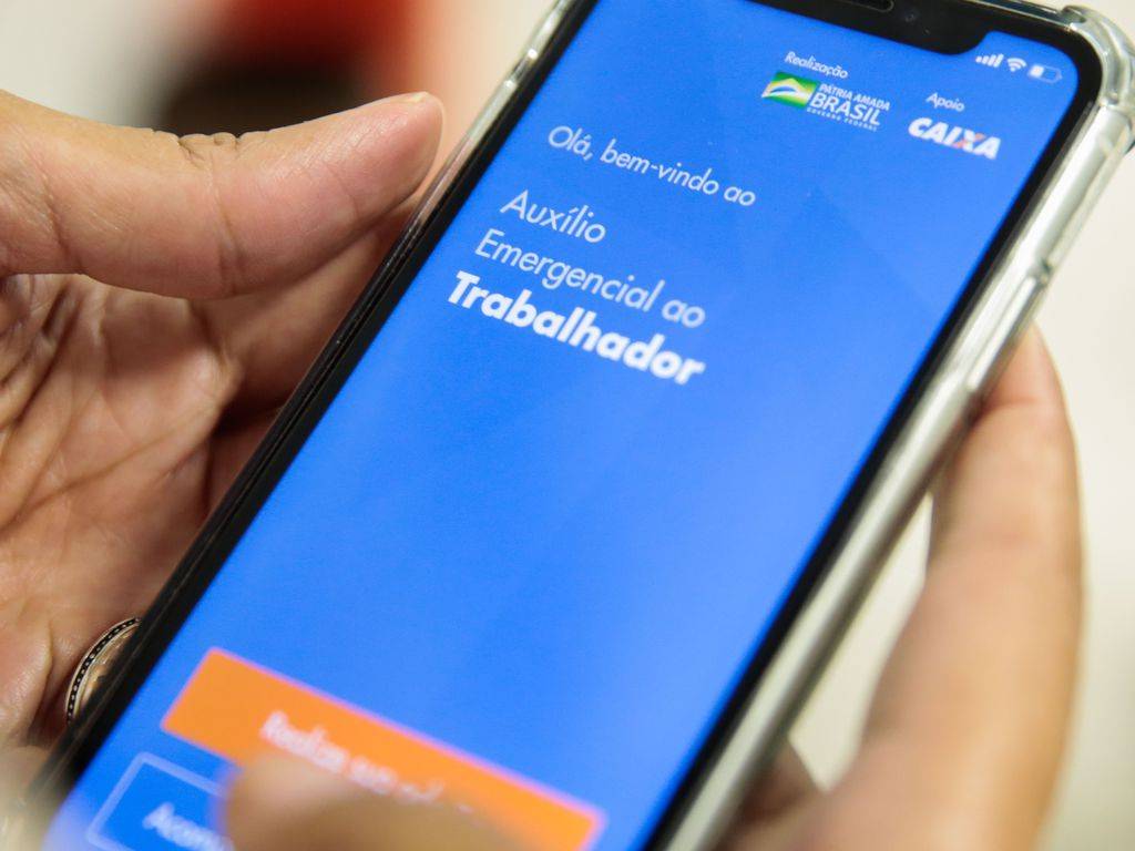 COMODIDADE: Compras com auxílio emergencial poderão ser pagas via celular