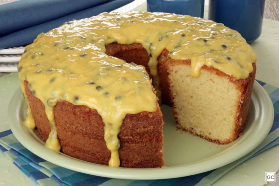 DELICIOSO: Bolo de maracujá cremoso para o lanche da tarde