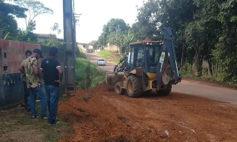 MELHORIAS: Prefeitura atende pedido de Marcio Pacele e recupera parte da Estrada do Areia Branca