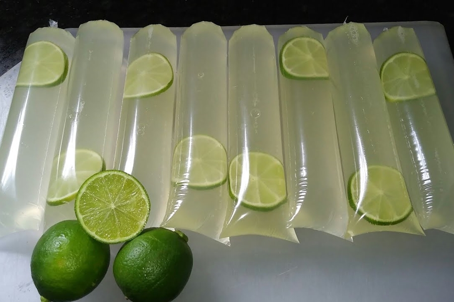 AÍ SIM: Aprenda a preparar um geladinho de caipirinha para refrescar seu dia