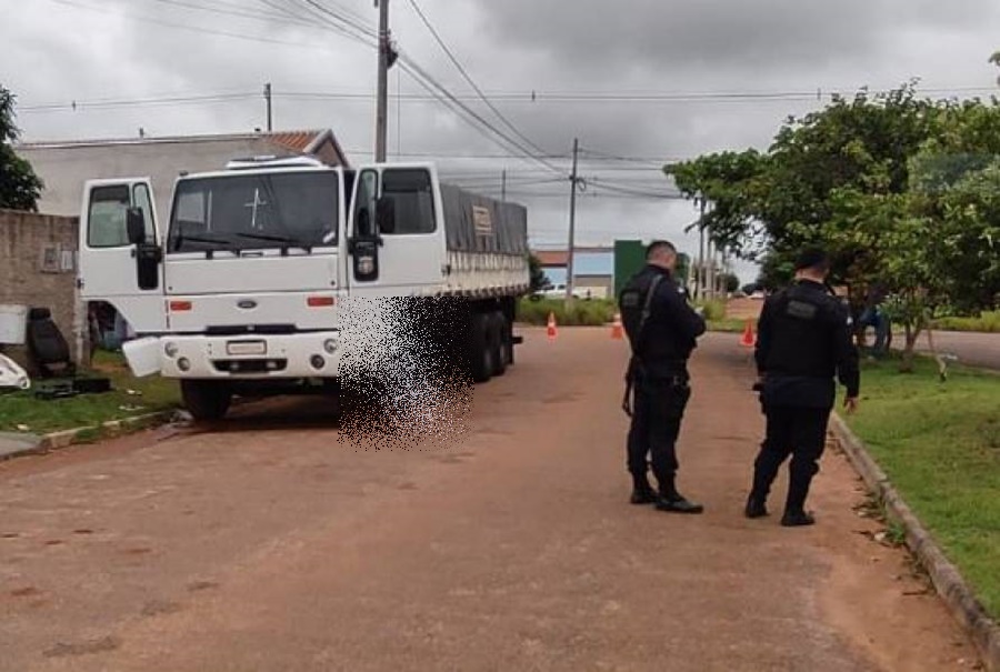 VILHENA: Motorista é assassinado a tiros dentro da cabine de seu caminhão