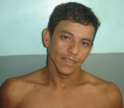 Assaltante desesperado se joga no rio para fugir da polícia e quase morre afogado