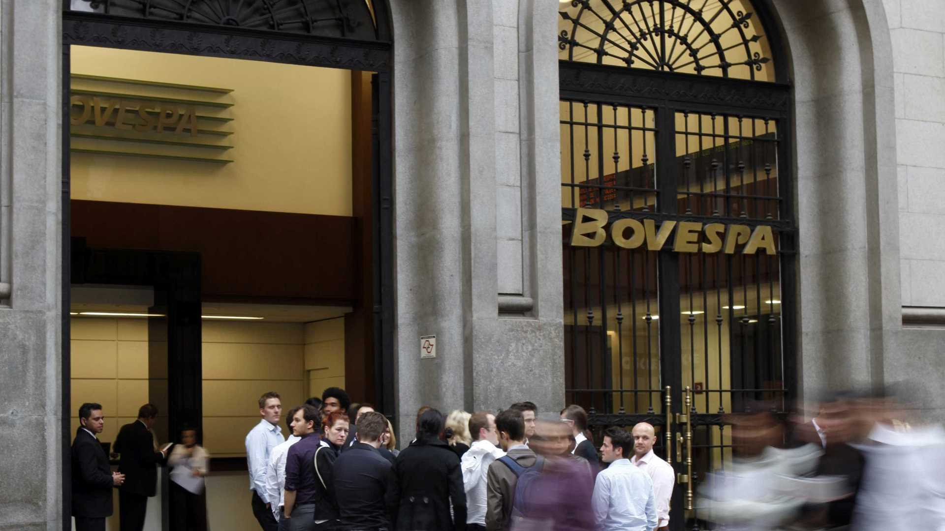 MERCADO FINANCEIRO: Bolsa cai mais de 3% com mercados contaminados por tombo de moeda turca