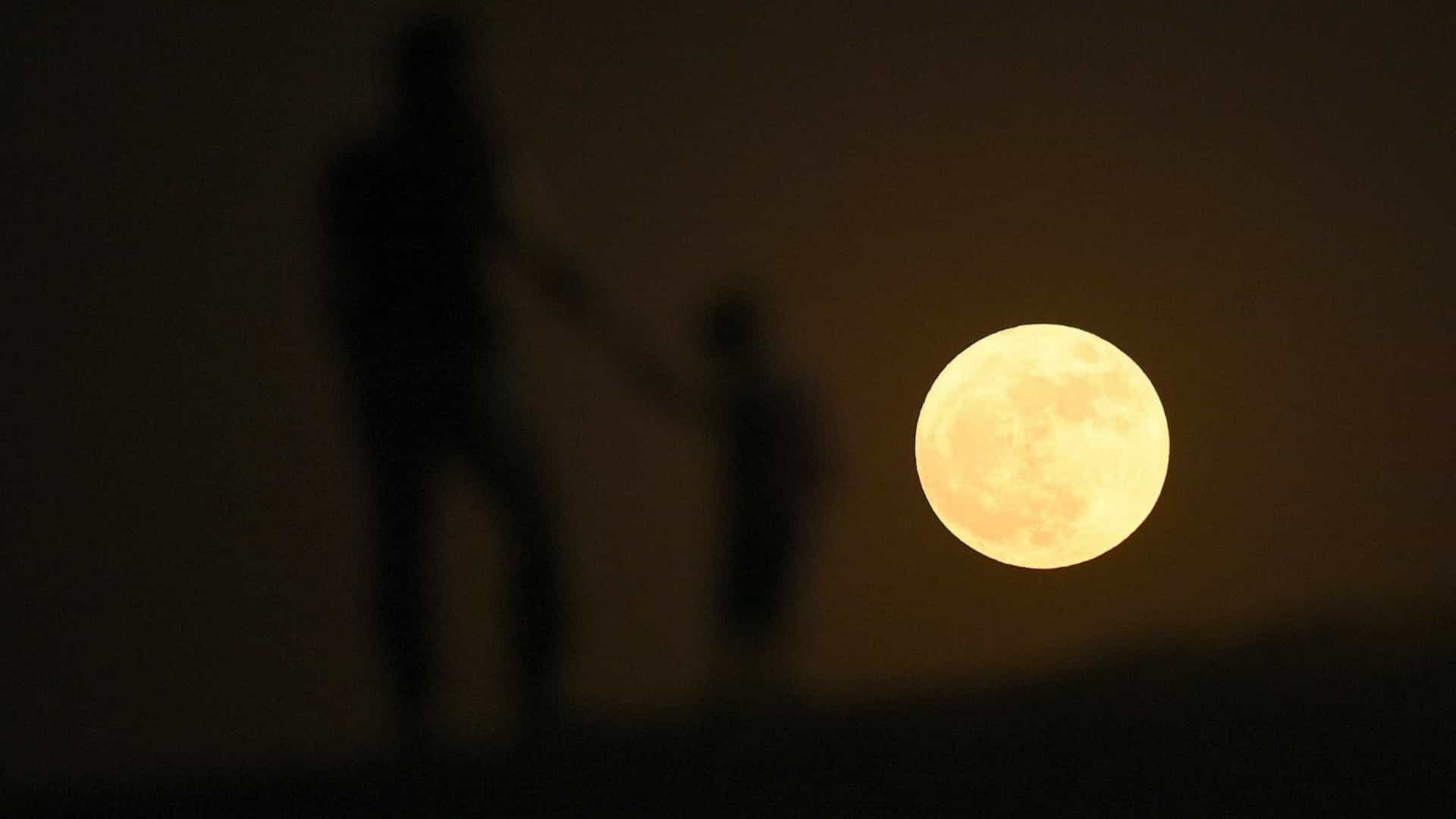 MAIOR DO ANO: Hoje tem superlua no céu; confira dicas para fotografar o fenômeno