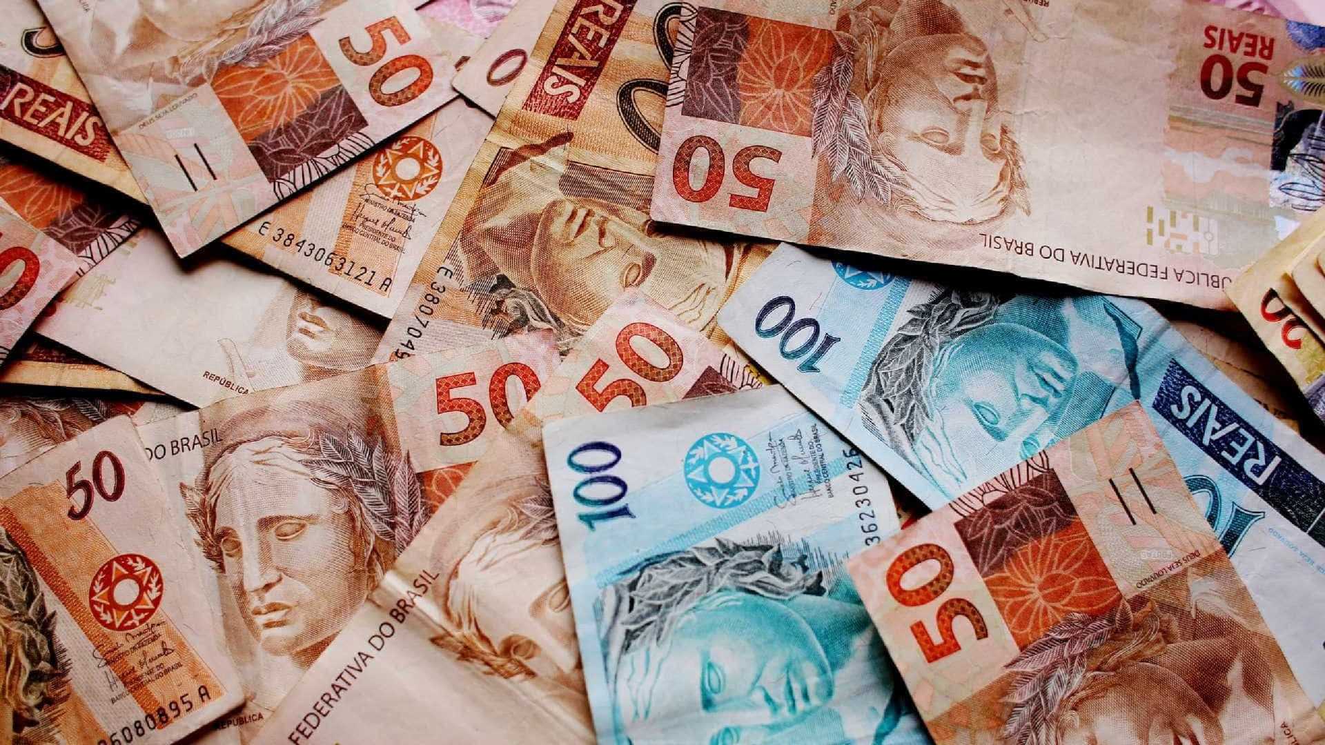 Real é a 3ª moeda que mais perdeu valor em relação ao dólar