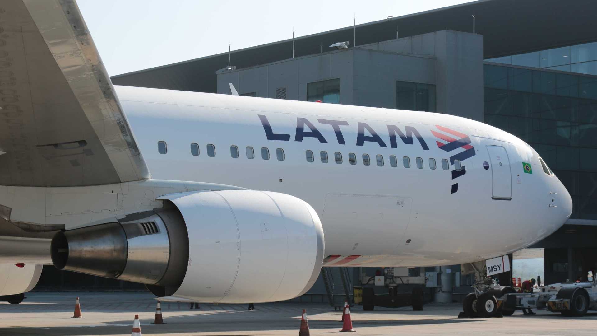 COMPANHIA AÉREA : Latam realoca 470 de 1,3 mil funcionários dispensados