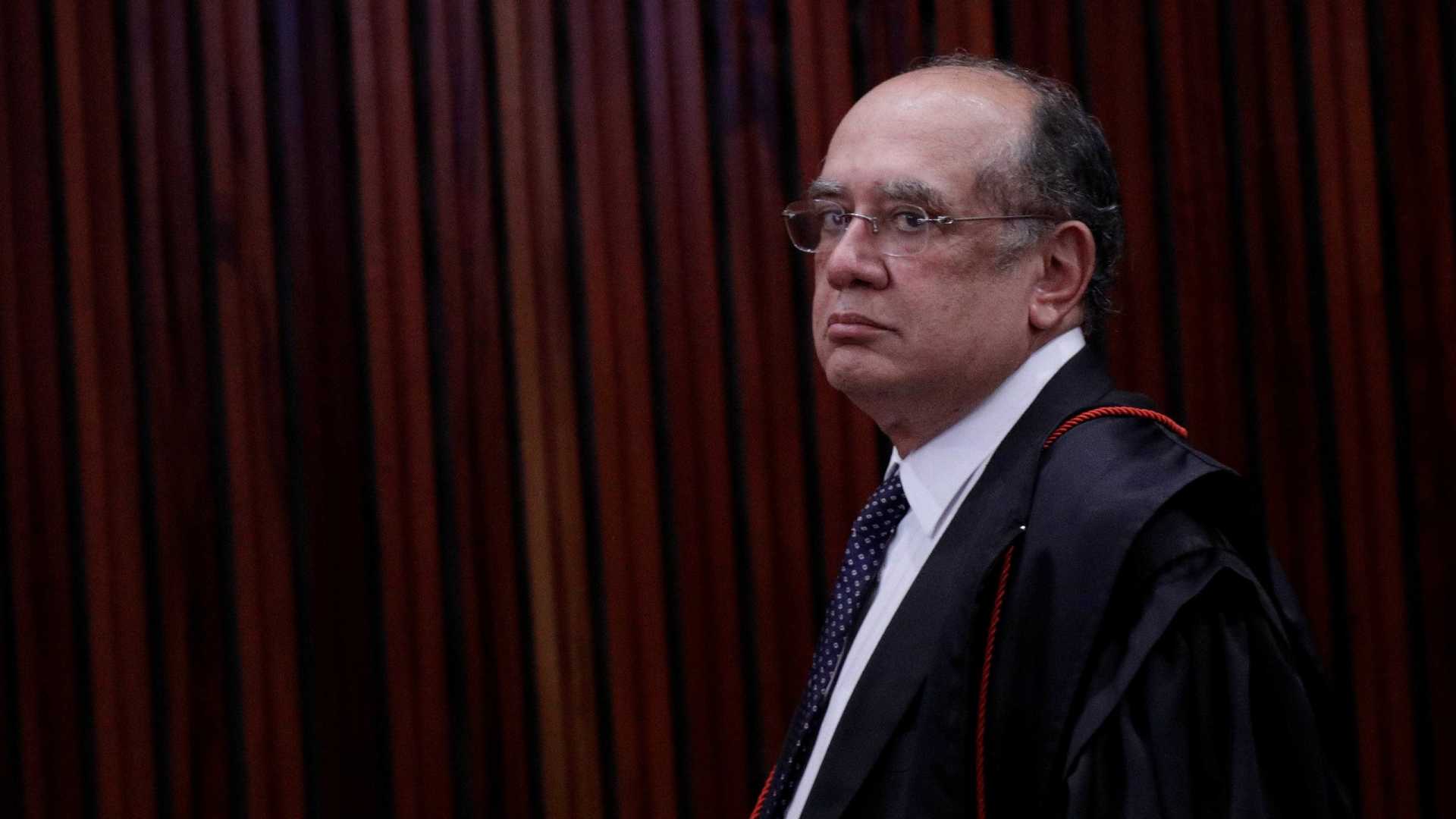 Gilmar Mendes quer entrevistar Lula na prisão, diz colunista