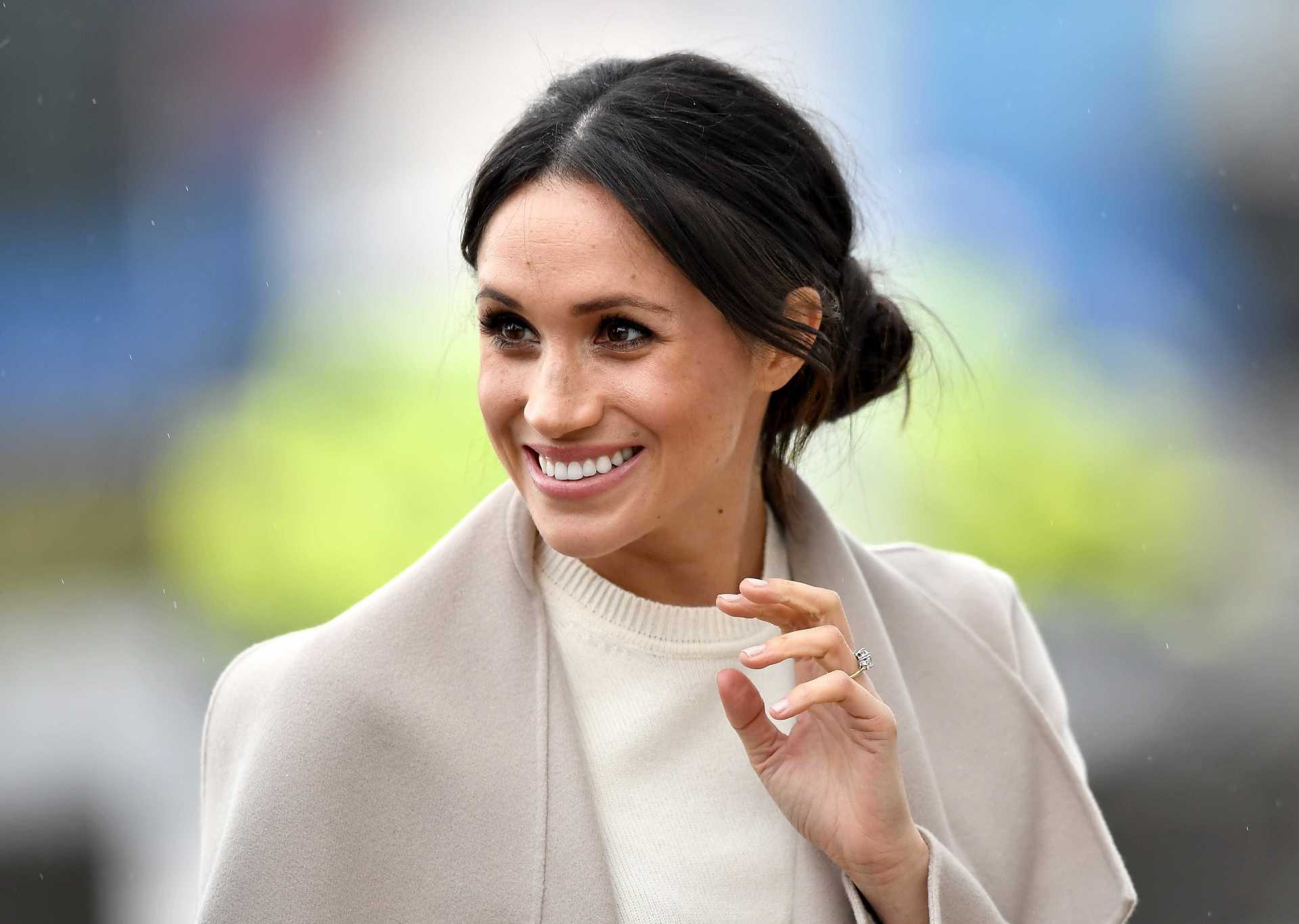 Vestido de noiva de Meghan Markle pode ter custado 'uma casa'