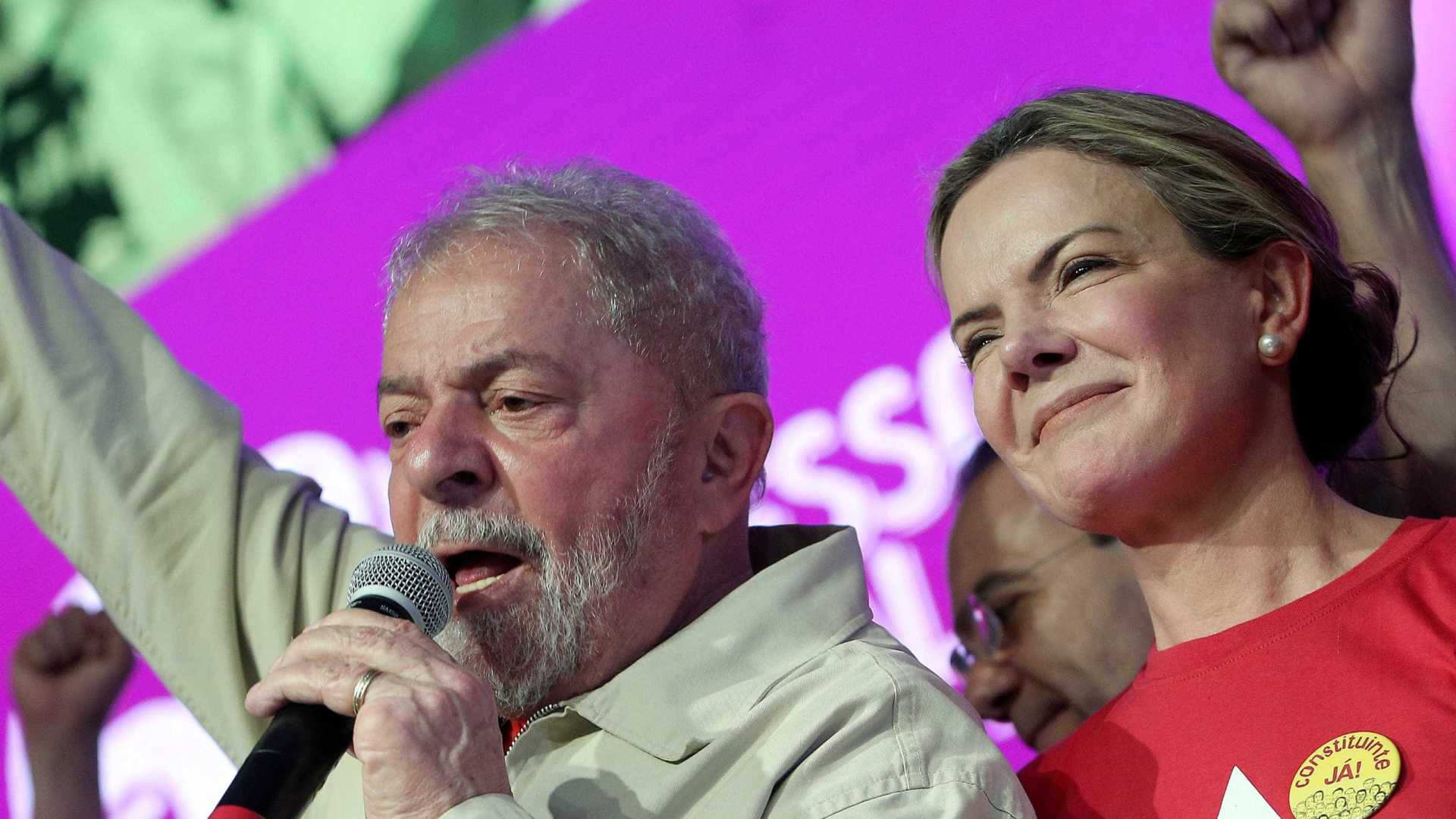 Antes de se entregar, Lula traçou 'missões' para Gleisi e Haddad