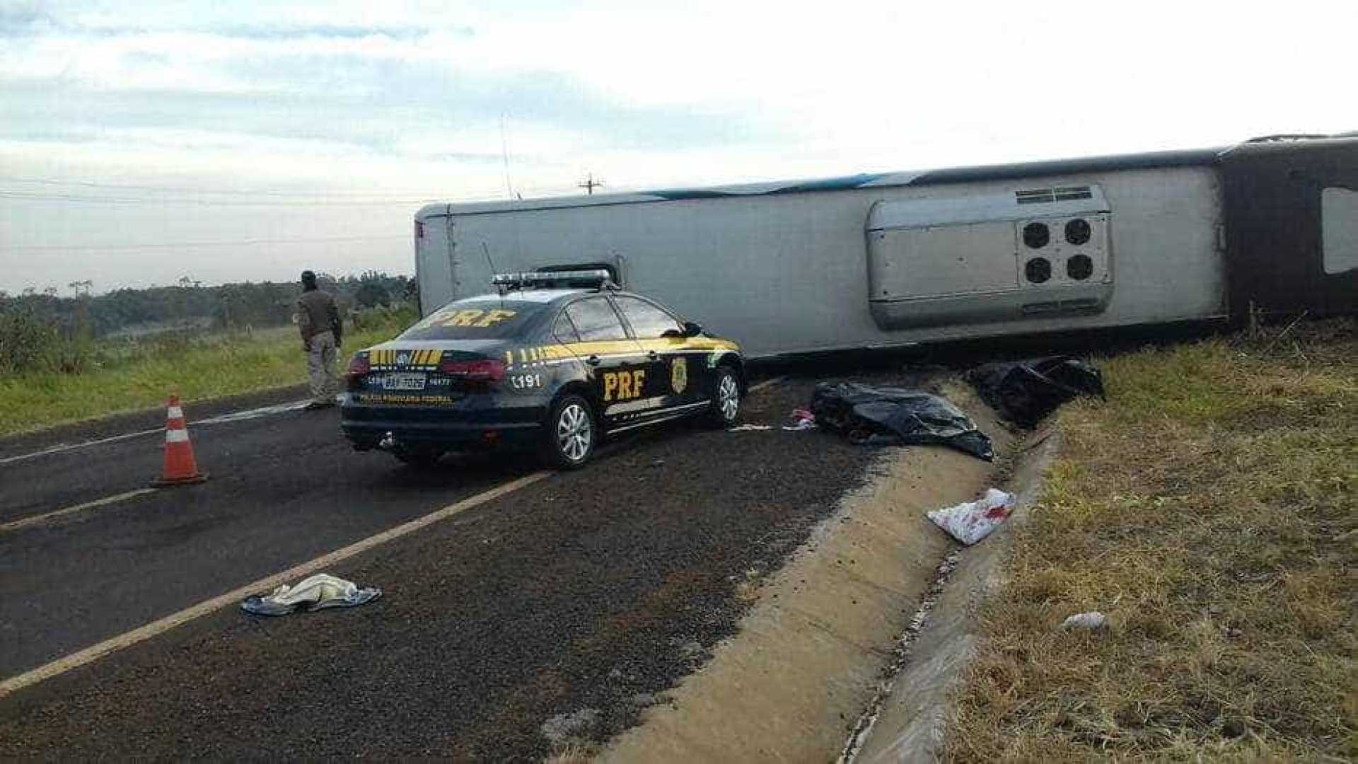 BR 373: Colisão frontal entre carro e ônibus deixa 9 mortos