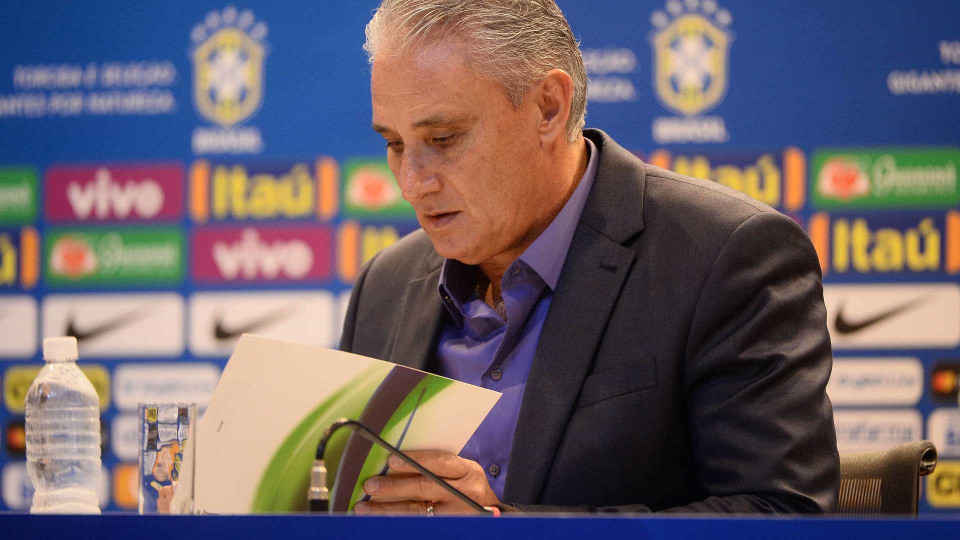 Com corte de Dani Alves, Tite perde jogador mais experiente da seleção