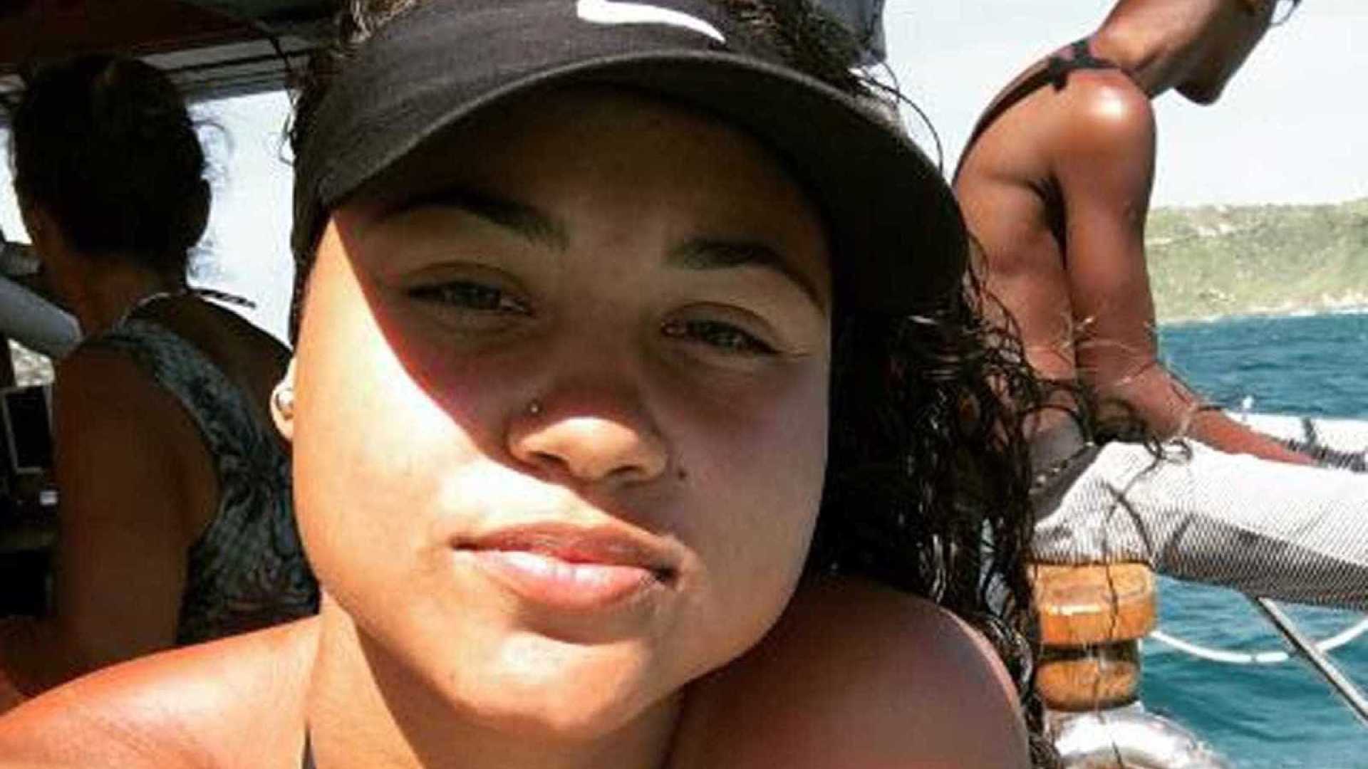 Jovem é morta após assaltantes não conseguirem desbloquear celular