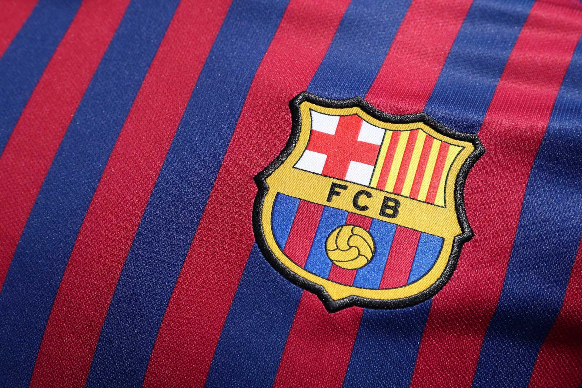 Barcelona apresenta seu novo uniforme para a temporada 2018/19; veja