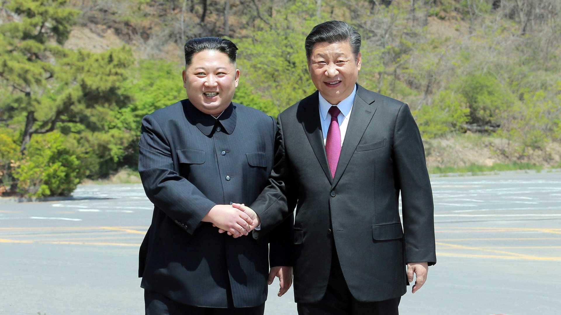 GESTO DIPLOMÁTICO: Kim Jong-un dá parabéns a presidente chinês pela 1ª vez em cinco anos