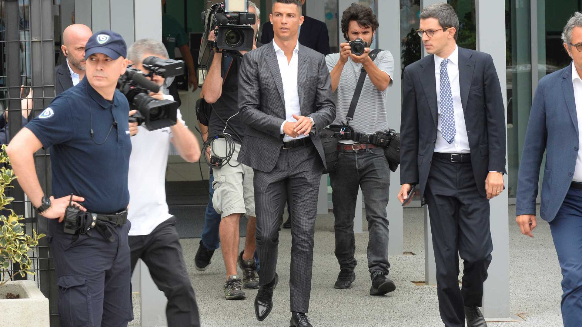 TURIM: Cristiano Ronaldo encerra férias e se apresenta à Juventus