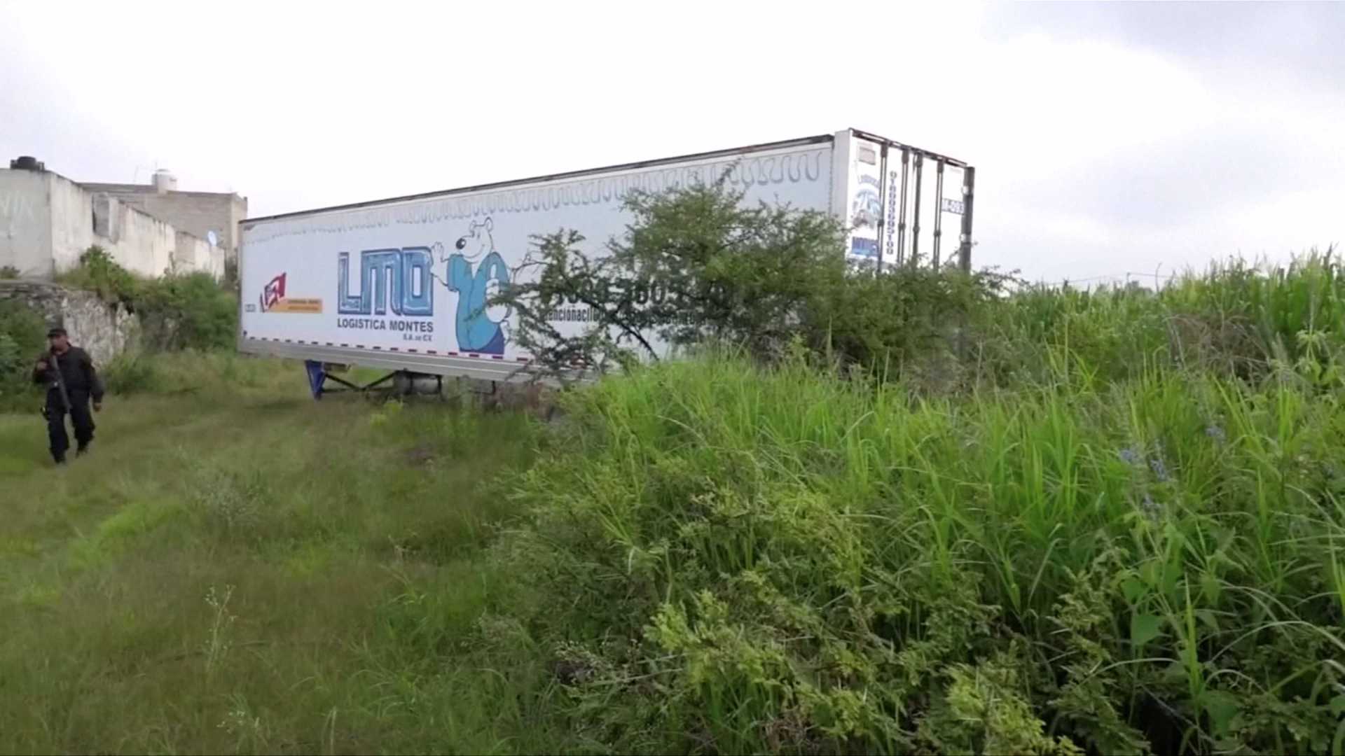 FALTA DE ESPAÇO: Polícia mexicana encontra caminhão abandonado com 150 corpos