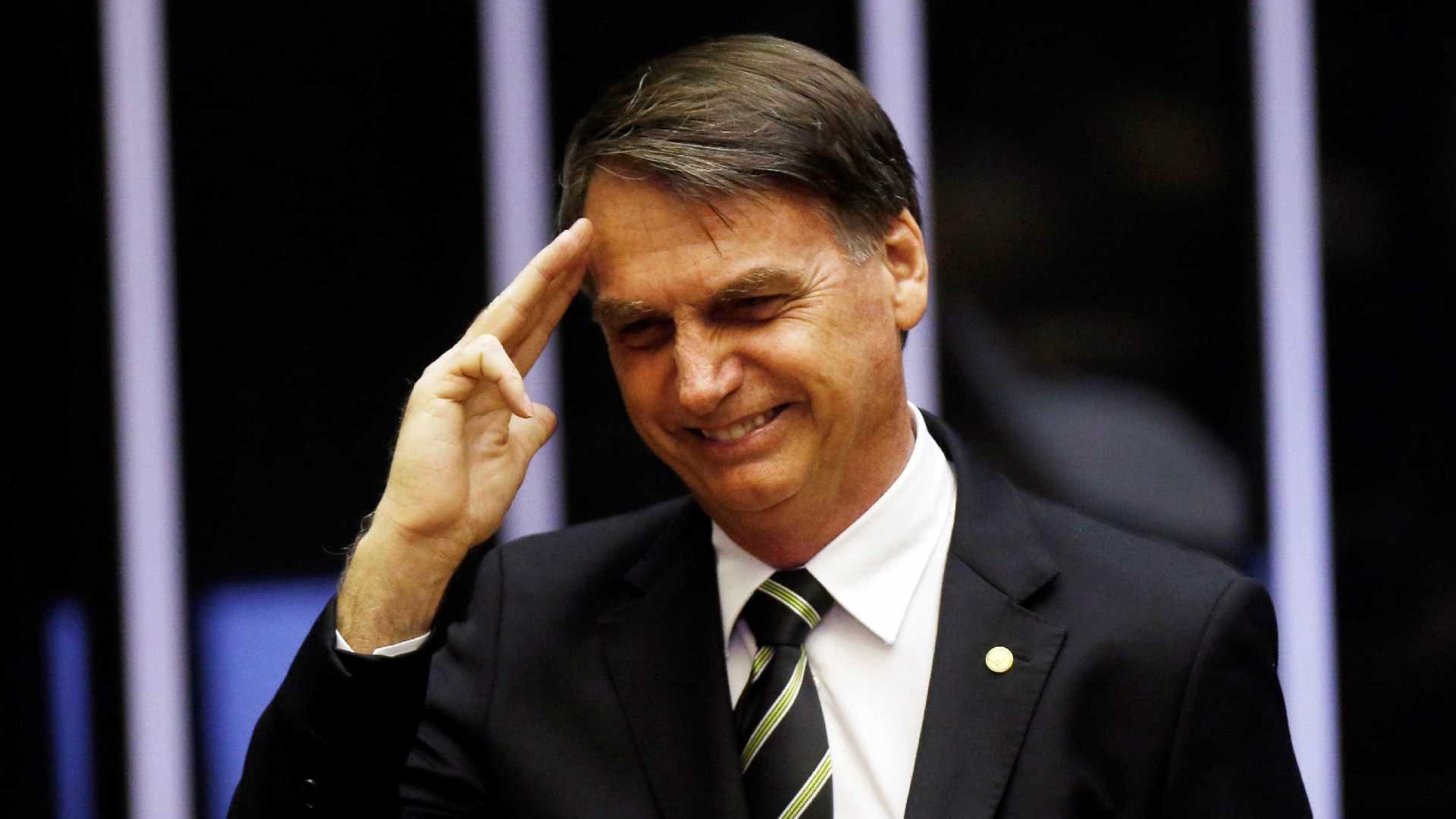 VOLTOU ATRÁS: Bolsonaro diz que vai manter Trabalho com status de ministério