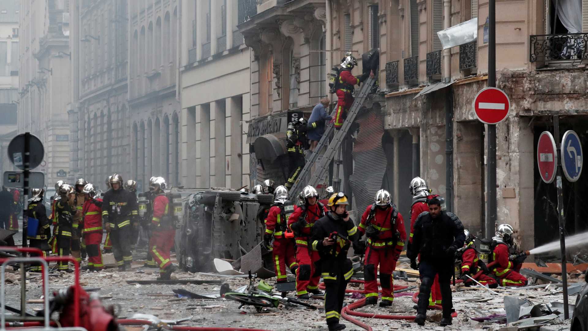 FRANÇA: Forte explosão no centro de Paris deixa ao menos 15 feridos