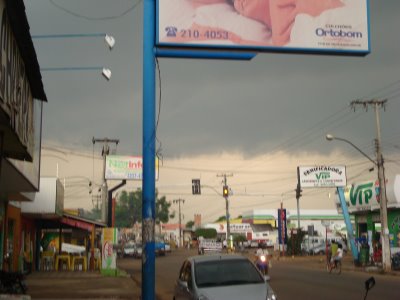 TEMPO - Frente-fria provoca chuva e queda de temperatura em Rondônia