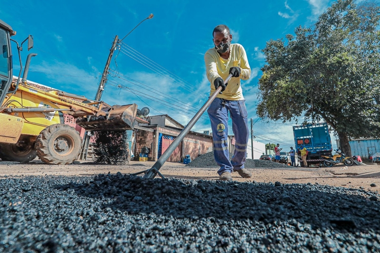 INFRAESTRUTURA: Equipes de obras dão continuidade ao cronograma em nove bairros