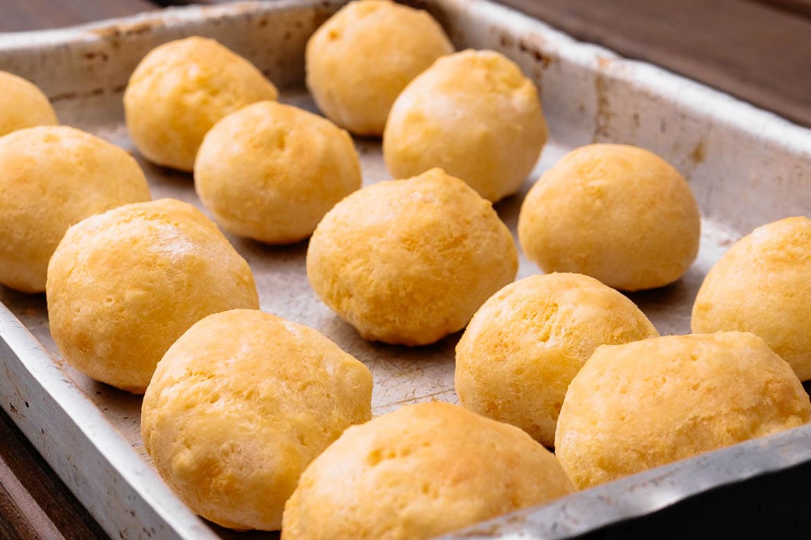 DELÍCIA: Pão de queijo é uma excelente opção, fácil e rápida de preparar 