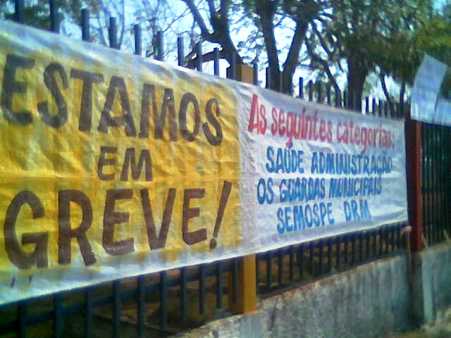 GREVE - Servidores da educação e saúde cruzam os braços em Guajará-Mirim