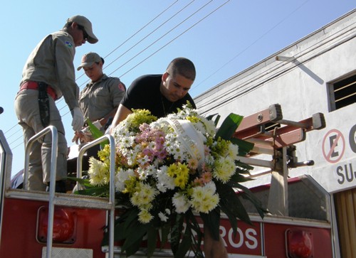 Policial Civil Pedro Marcelo recebe últimas homenagens de amigos e familiares - Confira vídeo