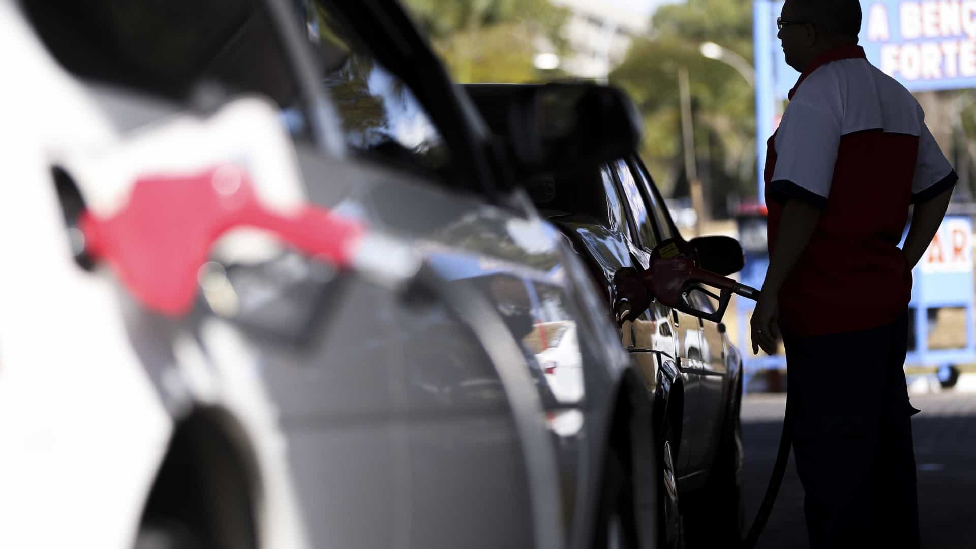 COMBUSTÍVEIS: Petrobras sobe gasolina em 5% no quarto reajuste de maio