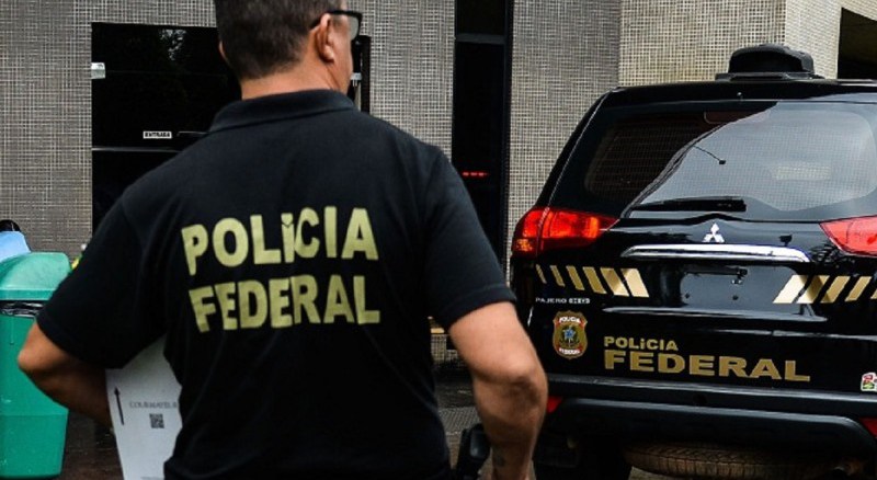 IRREGULARIDADES: PF cumpre mandados em gabinetes do líder do governo e de seu filho