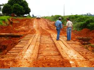 Secretaria de obras de Alto Paraíso entrega ponte da linha 110