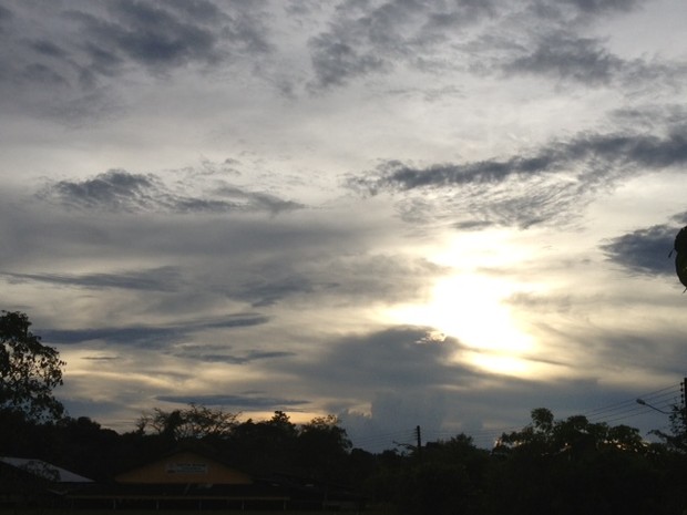 PREVISÃO DO TEMPO: Sol entre muitas nuvens provoca chuva a tarde em algumas regiões de RO