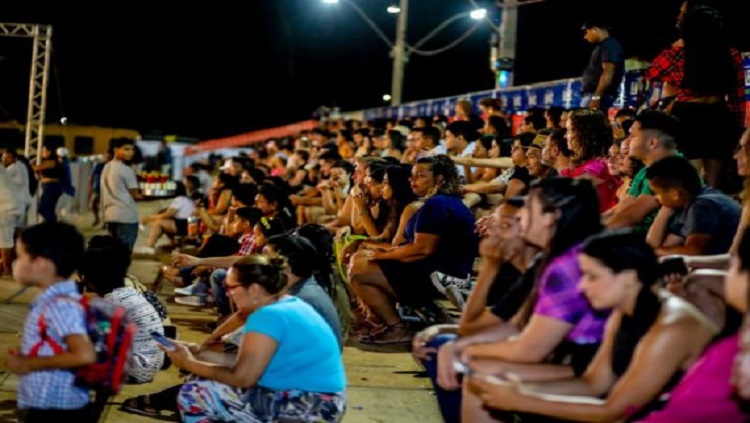 FLOR DO MARACUJÁ: Espaço das arquibancadas é ampliado para atender à demanda do público