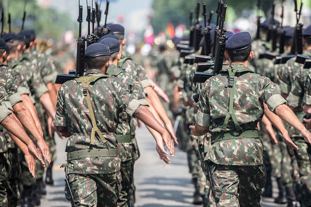 MUDANÇAS: Ministro diz que reestruturação da carreira militar será aprovada