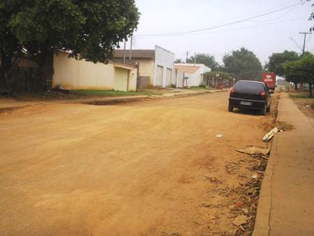 Motociclista sofre grave acidente em quebra mola-irregular e família ameaça processar prefeitura - Veja foto