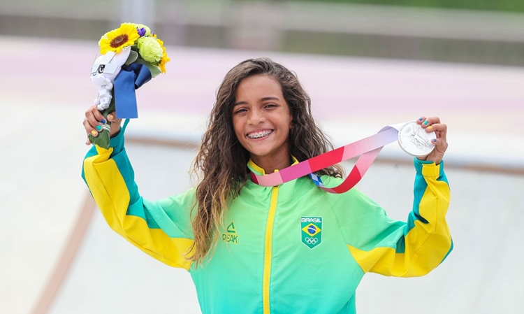 OLÍMPIADAS: Rayssa Leal, a Fadinha, fatura prata no skate street em Tóquio 2020