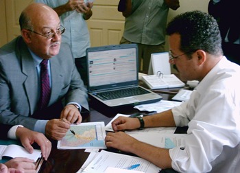 Embaixador do Peru visita prefeito Roberto Sobrinho