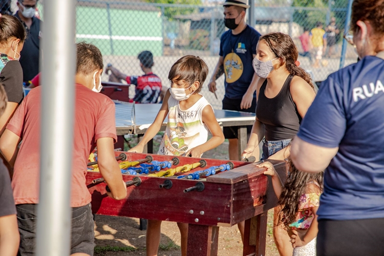 RUA DE LAZER: Projeto chega ao bairro Aponiã com recreação e prática esportiva