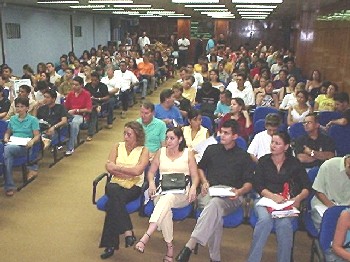 Acadêmicos de Pedagogia da Faro recebem palestrante Jorge Trevisol