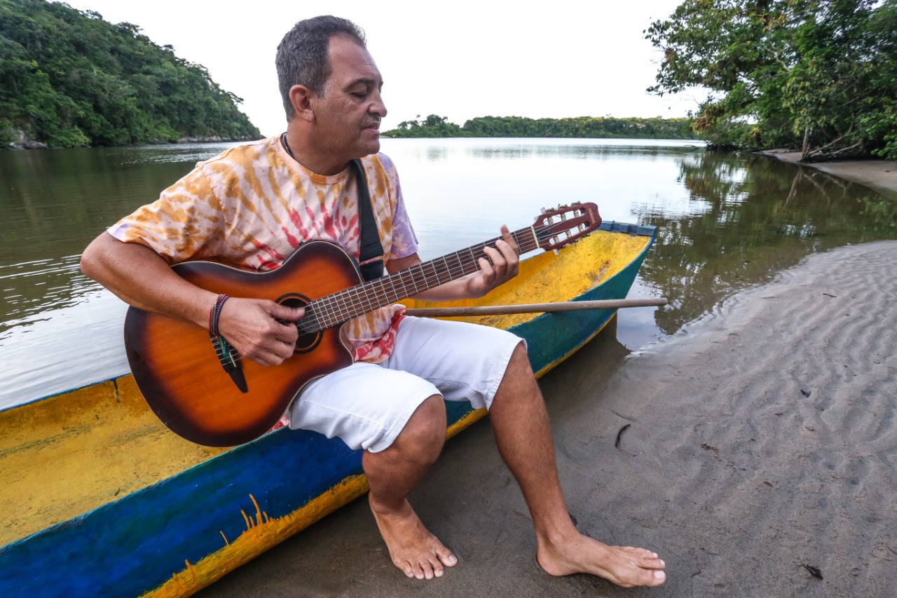 PRATA DA CASA: Sandro Bacelar realiza live para lançar EP 