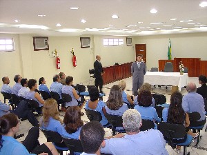 Servidores do Poder Judiciário se reúnem com Desembargador Valter de Oliveira em Cerejeiras - (Foto)