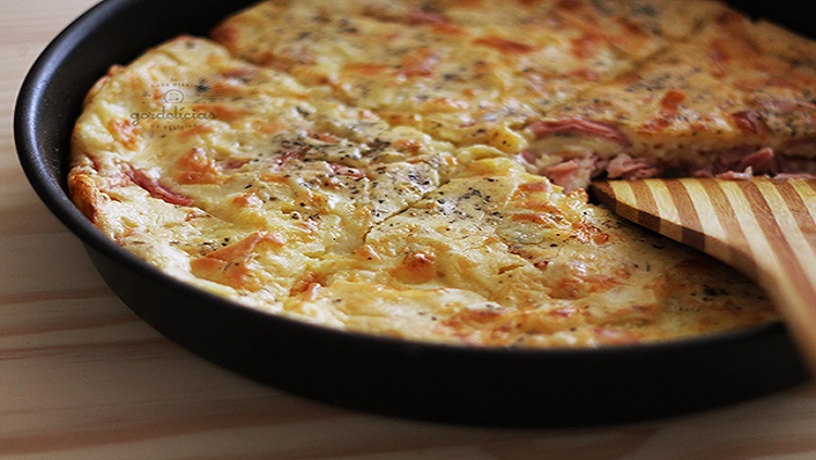 COZINHA FÁCIL: Para os dias de preguiça, torta de liquidificador de quatro queijos e presunto