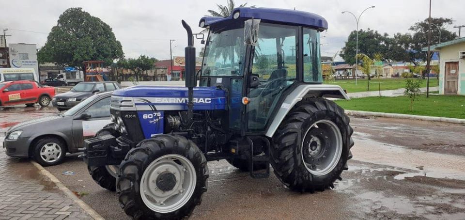 COMUNIDADE RURAL: Com emenda do deputado Geraldo da Rondônia, Alto Paraíso recebe trator agrícola