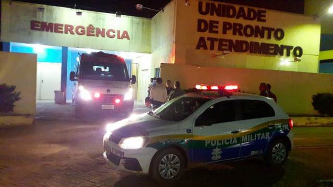 ESFAQUEADO: Homem é atacado na cabeça em confusão generalizada na capital